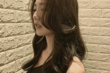 八字瀏海造型更顯線條美