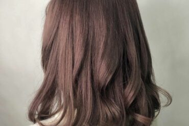 及肩微捲灰粉棕