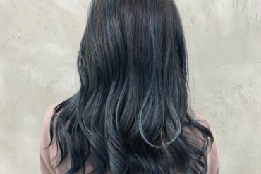 復古淺灰藍微捲髮