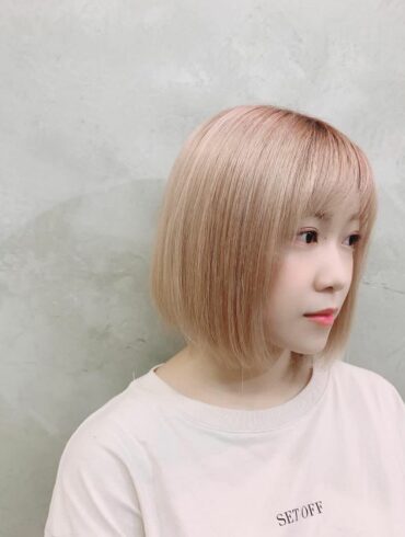 瀏海貼服短髮顯率直個性