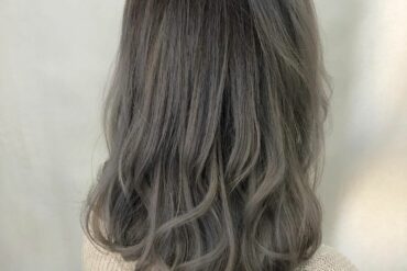 粉灰及肩隨性捲髮