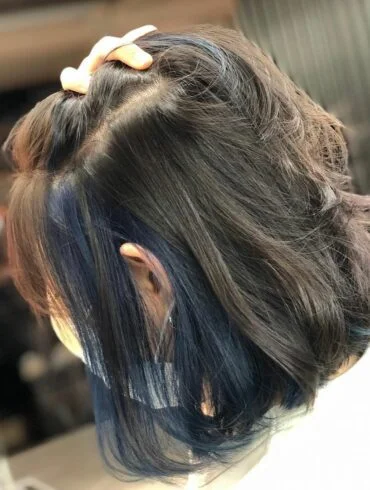 耳圈染海洋藍微捲髮